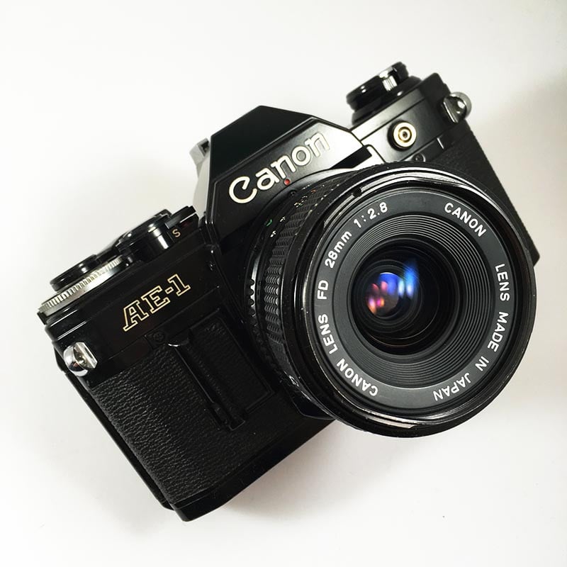 Canon AE-1 Noir & 28mm 2.8