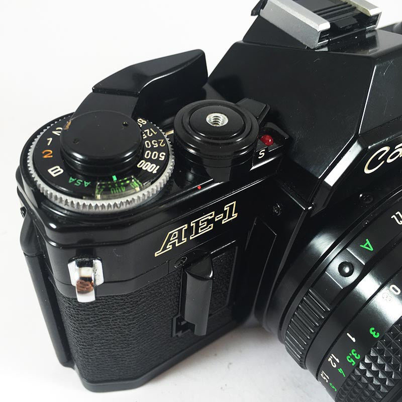 Canon AE-1 Noir & 50mm 1.8