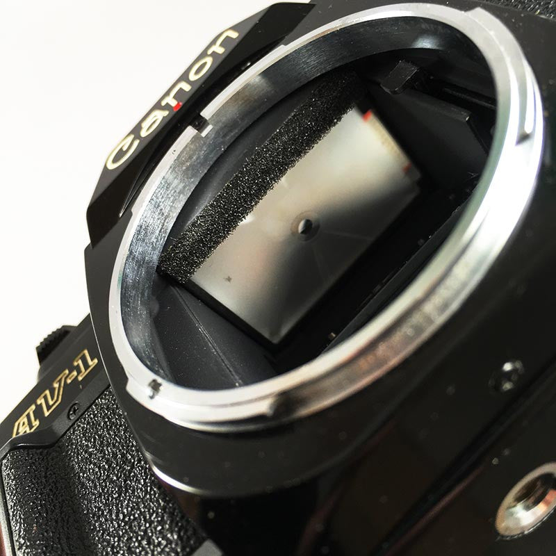 Canon AV-1 Noir & 50mm FD 1.8