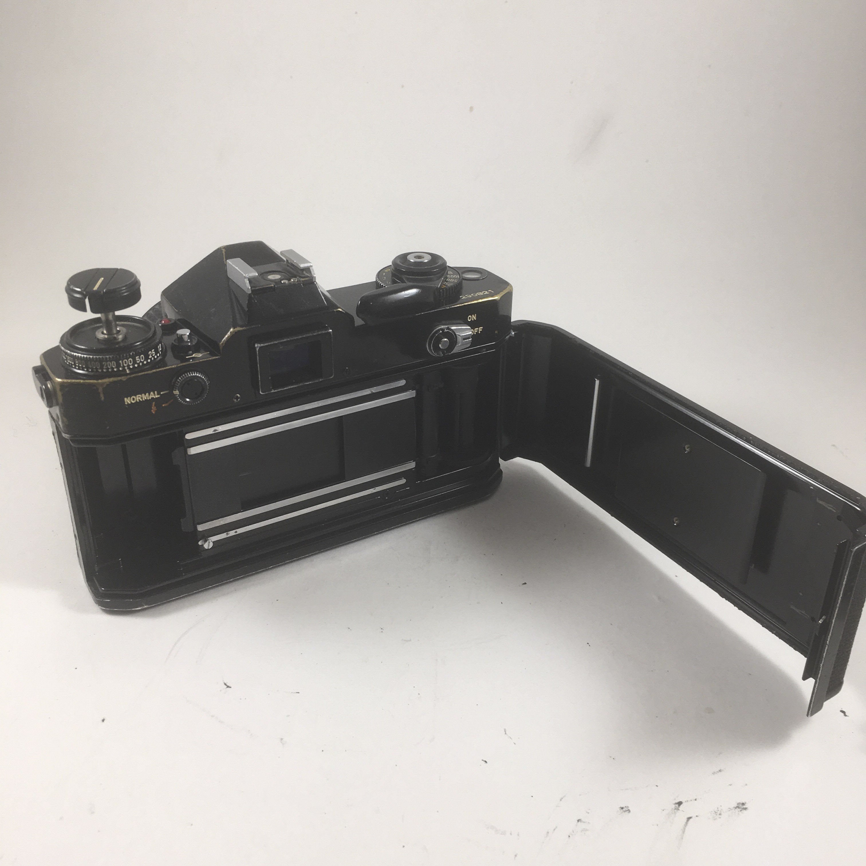 Canon EF & 28mm 2.8