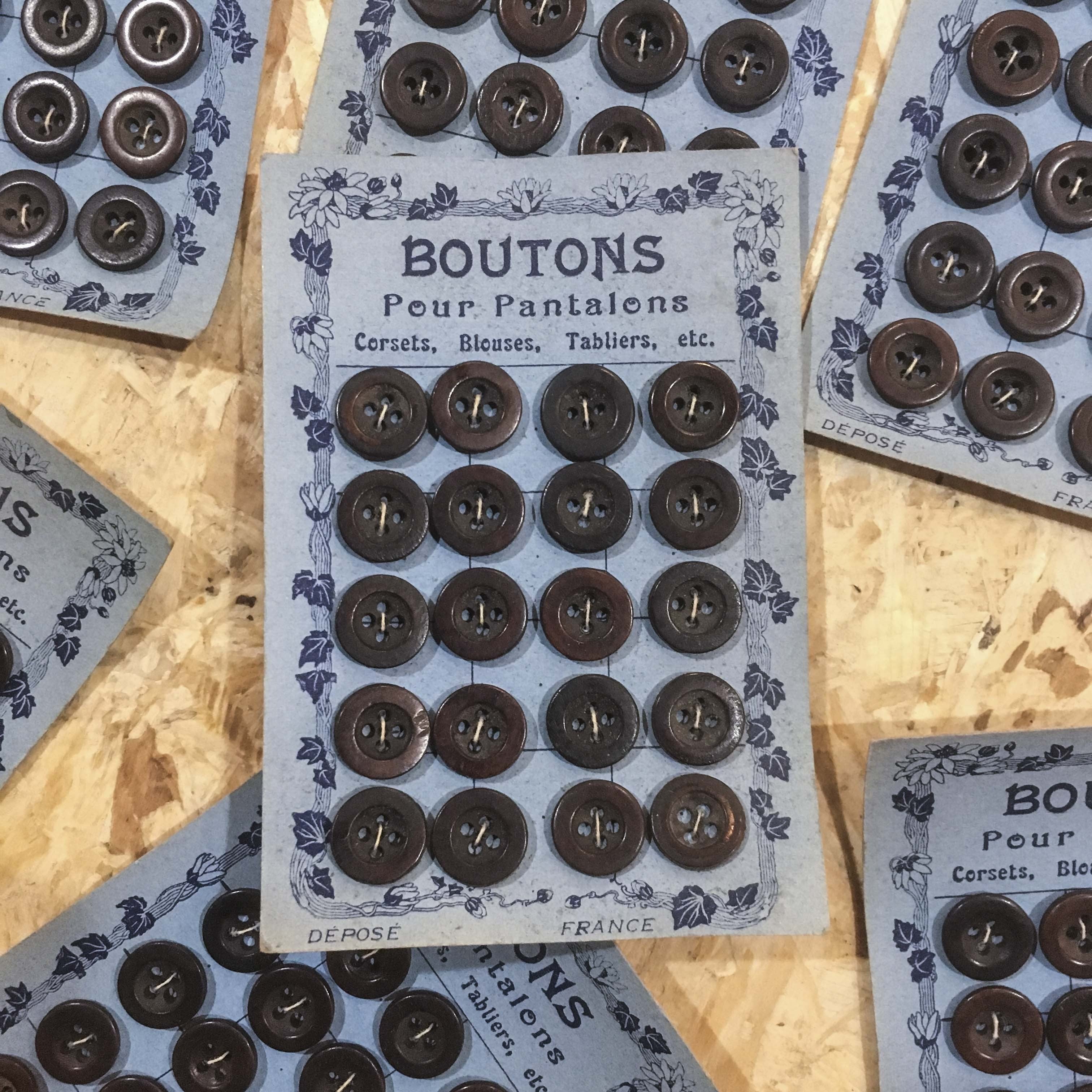 carte 24 boutons ancien vintage vêtements de travail pantalons mercerie 1930 13mm