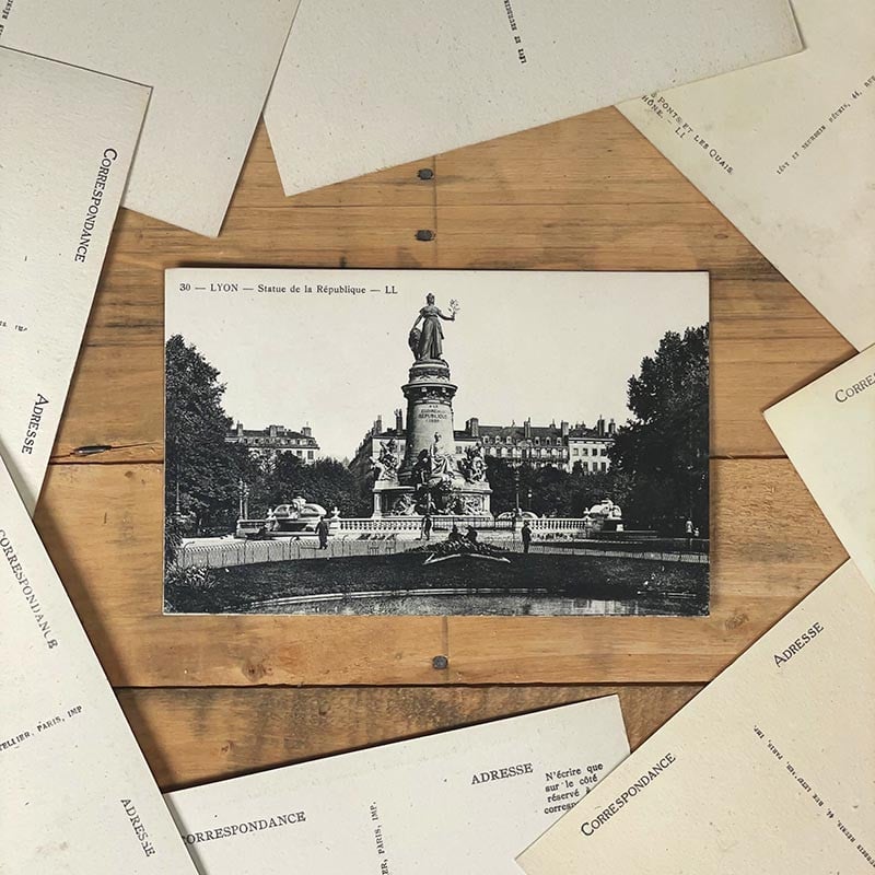 carte postale lyon ancienne lyonnaise noir et blanc 1900 1920 statue de la republique