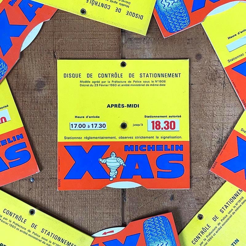disque de stationnement michelin pneu moto 1960 1970 ancien vintage XASchambre air illustration