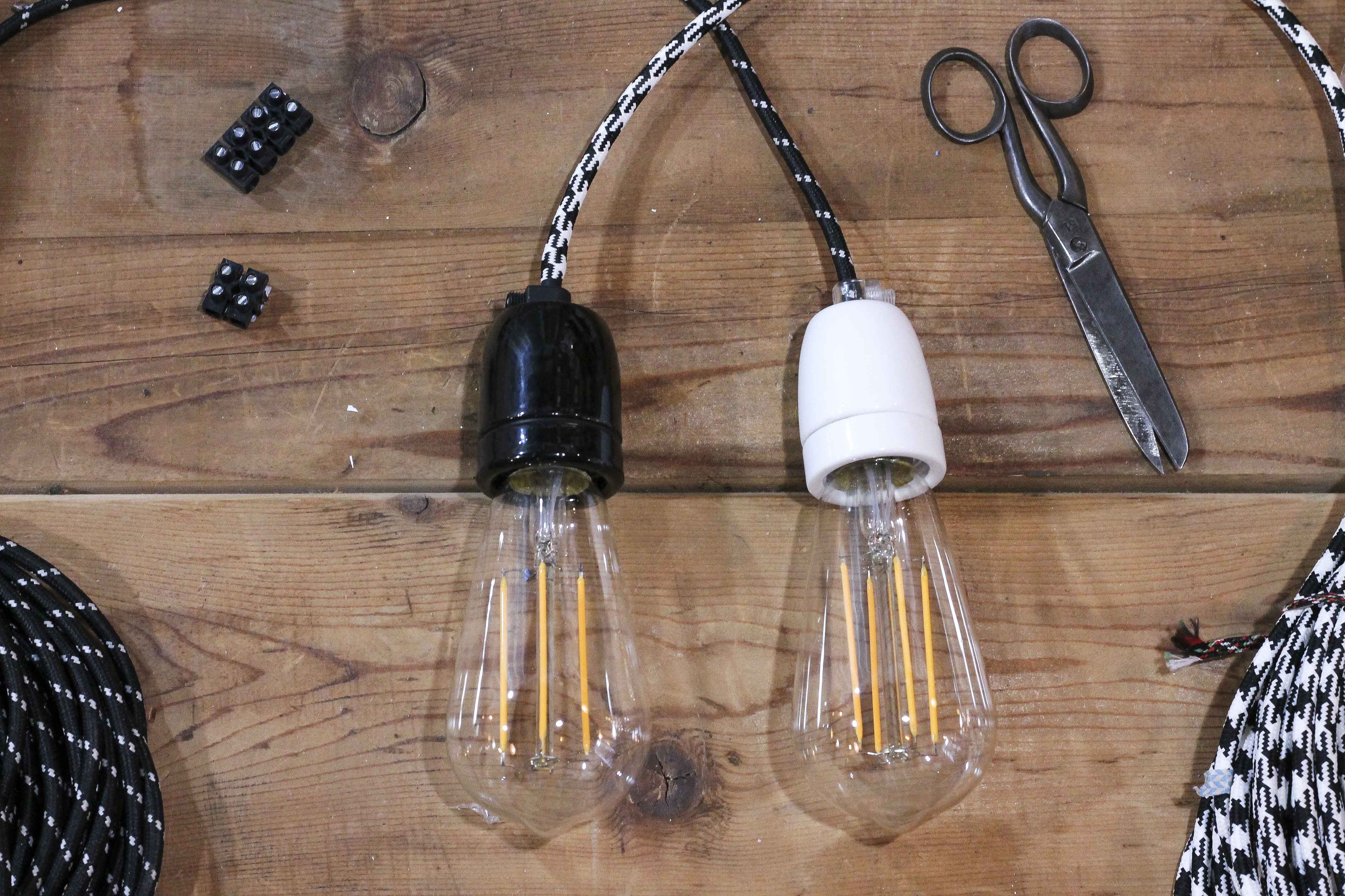 douille porcelaine noire blanche cable blanc noir ampoule led 1910