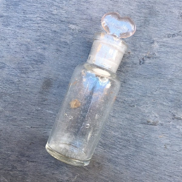 flacon ancien vintage bouchon coeur 1900 1920 verre transparent