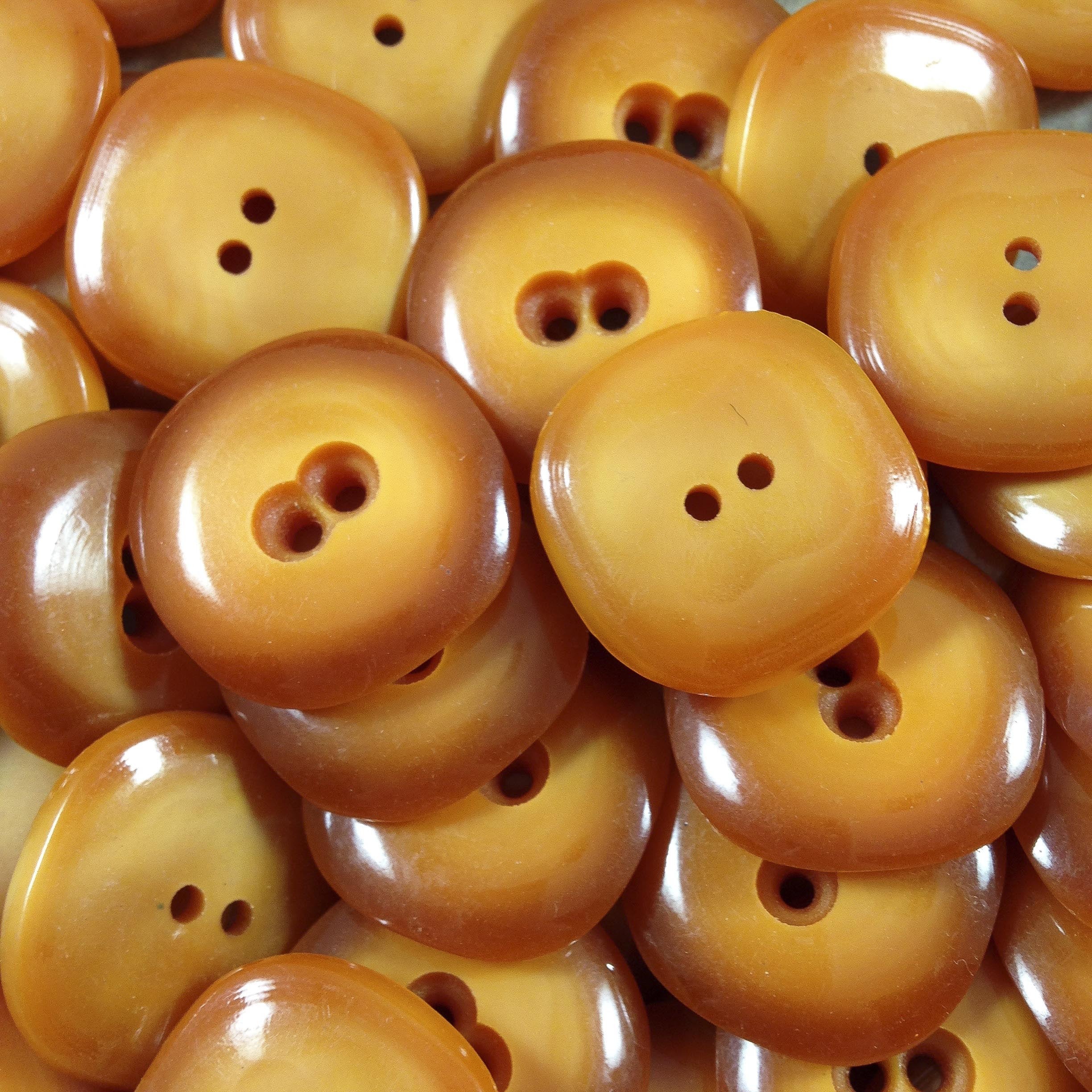 Grand Bouton Caramel 22mm 1960
