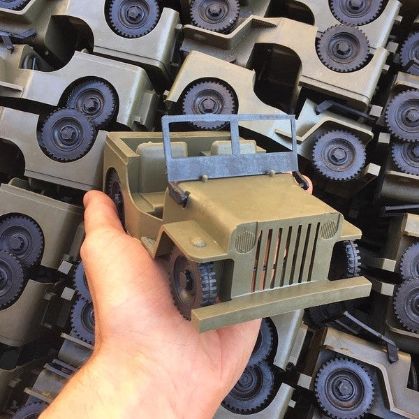 jeep miniature jouet ancien vintage jura plastique mou 1960