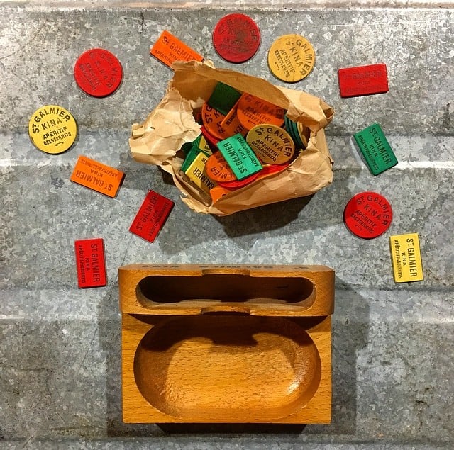 support socle bar jeu jeton bois ancien st galmier kina 1930 vintage jeu cartes bistrot