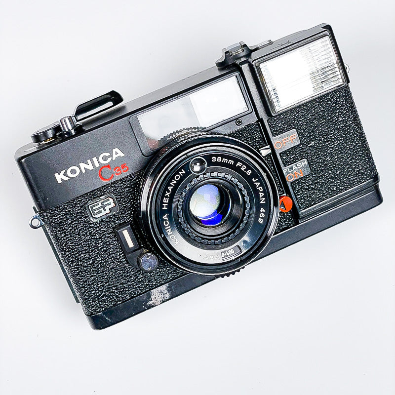 konica c35 EF ancien vintage point and shoot camera photo photographie argentique film pellicule 135 35mm 38mm 24x36
