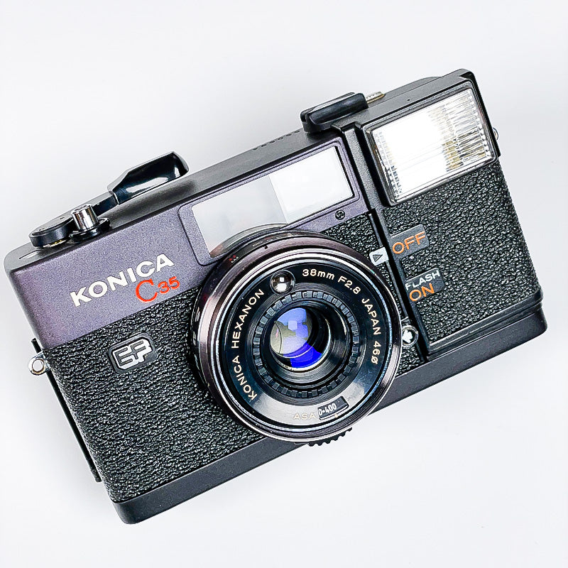 konica c35 EF ancien vintage point and shoot camera photo photographie argentique film pellicule 135 35mm 38mm 24x36