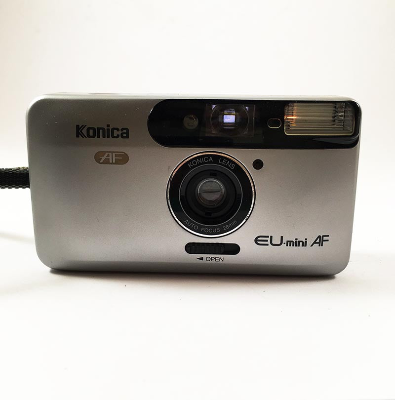 konica eu mini af 35mm appareil argentique ancien vintage automatique 28mm point and shoot flash