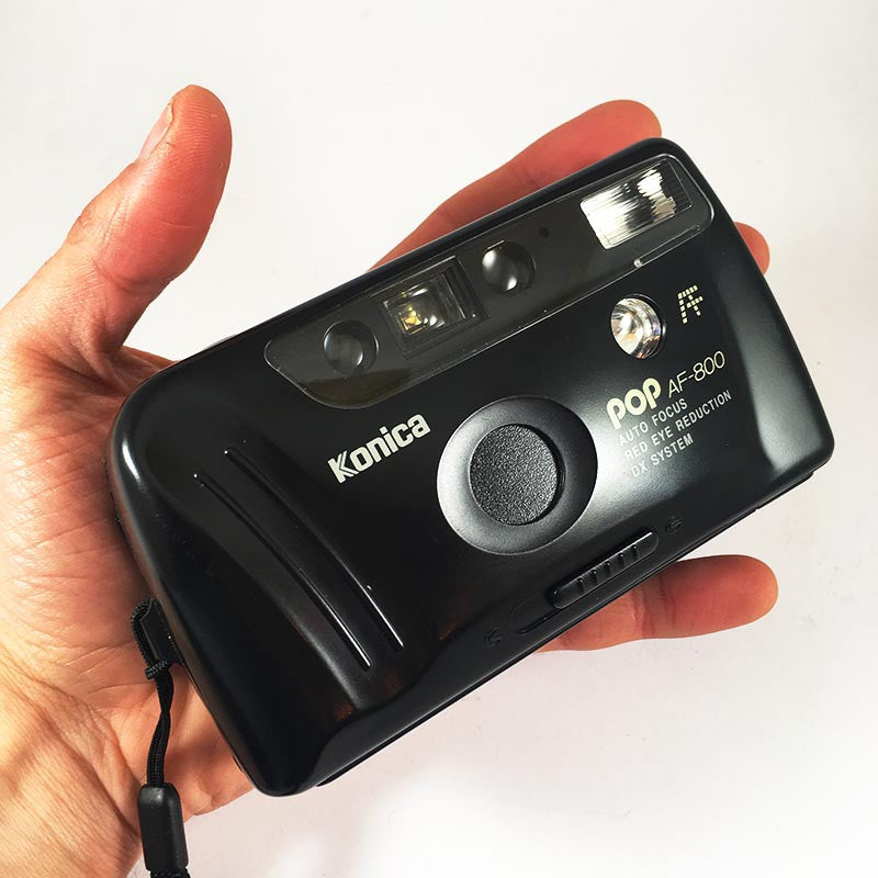 konica pop noir ancien vintage automatique af 800 point and shoot flash