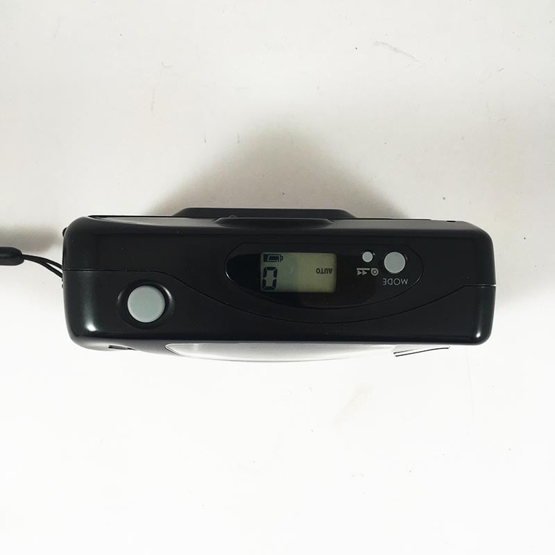 konica pop noir ancien vintage automatique af 800 point and shoot flash