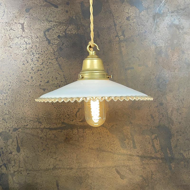 Luminaire Vintage Dentelle Blanche 1930