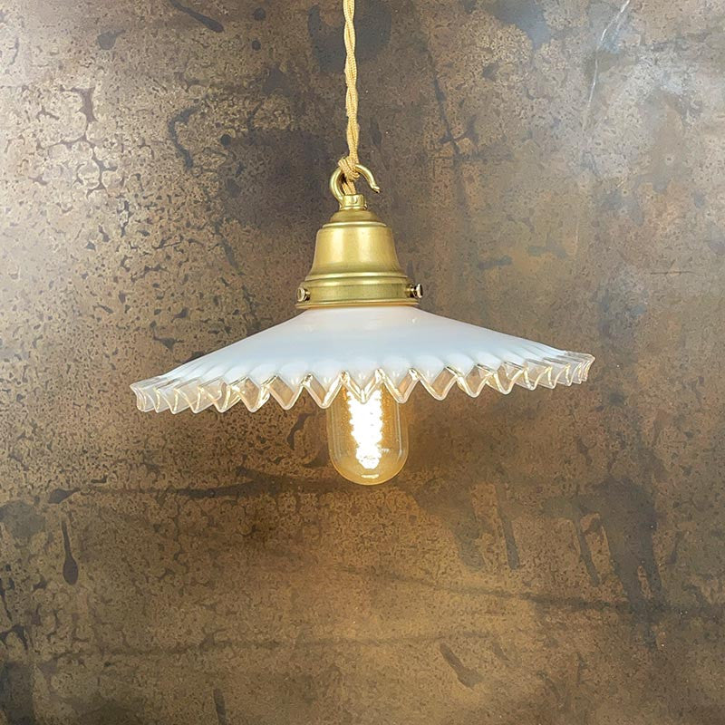 Luminaire Vintage Dentelle Blanche 1930
