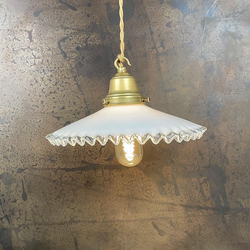 Luminaire Vintage Dentelle Blanche 1930