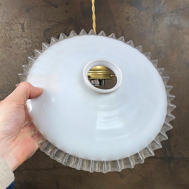 Luminaire Vintage Dentelle Blanche 1930