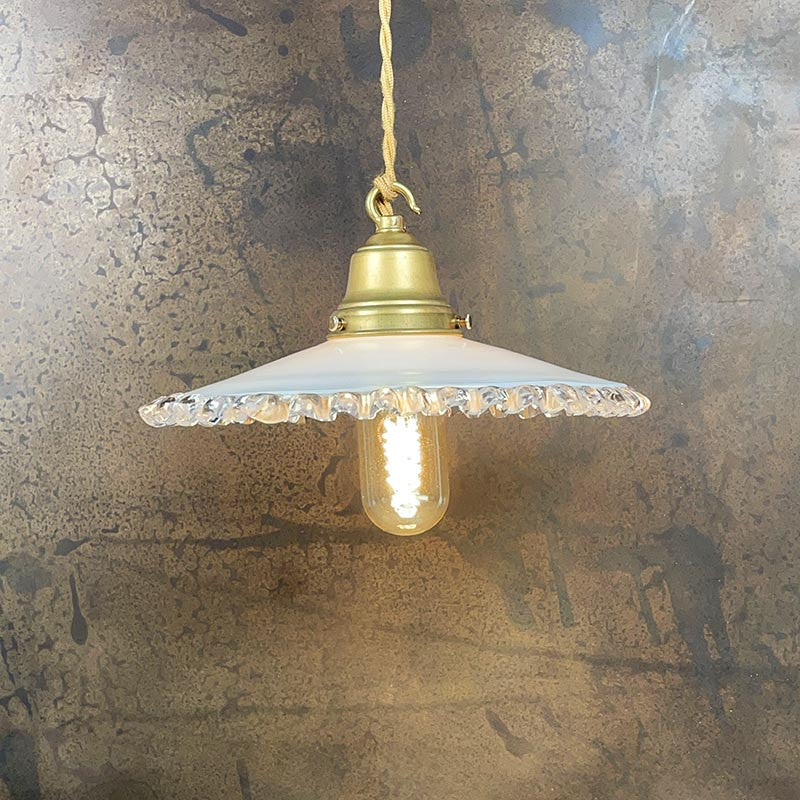 Luminaire Vintage Dentelle Blanche 1930