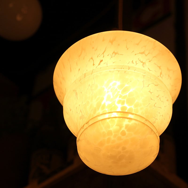 Opaline ancienne luminaire suspension verre art déco nacre vintage 1930