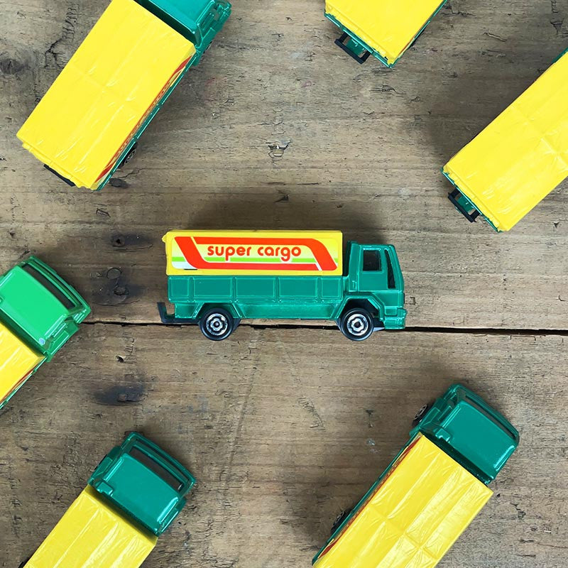 voiture miniature camion ancienne ford super cargo vert jaune fabriqué en france 1990 1980