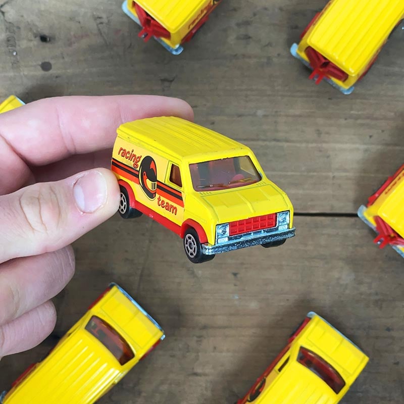 majorette fourgon racing team jaune rouge ancien 1990 1980 miniature vintage