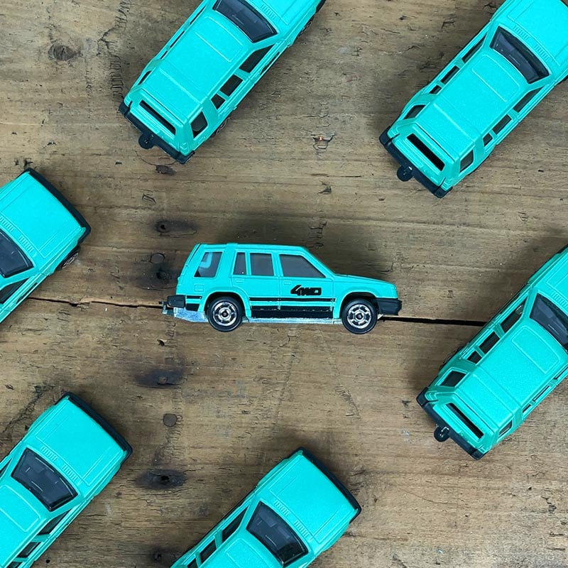 voiture miniature ancienne toyota 4wd bleu vert fabriqué en france 1990 1980