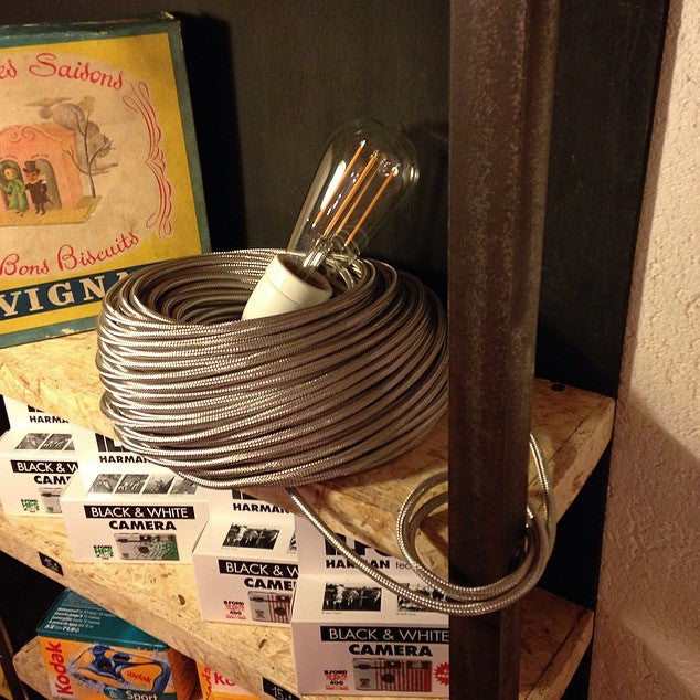 cable electrique fil textile vintage métal acier zinc argent argenté électricité rare rond