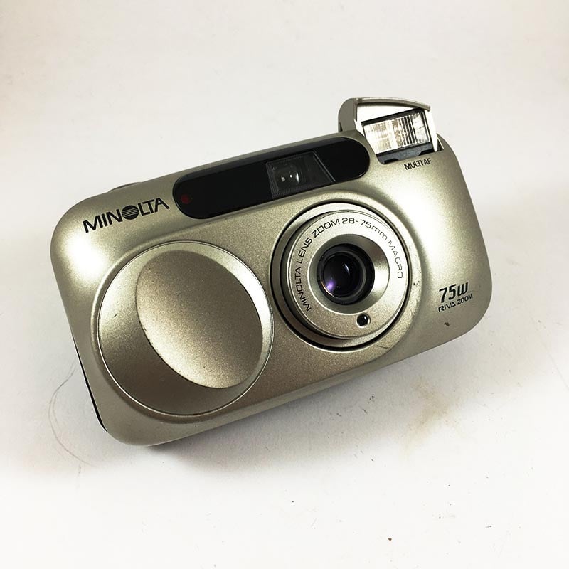 minolta riva af zoom 75w point and shoot ancien vintage macro 28-75mm 3.5 8.9 argentique compact camera