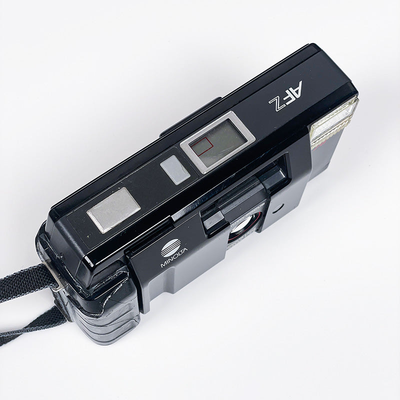 minolta afz af-z compact argentique 35mm 2.8 pellicule film photo photographie 24x36 135 35mm