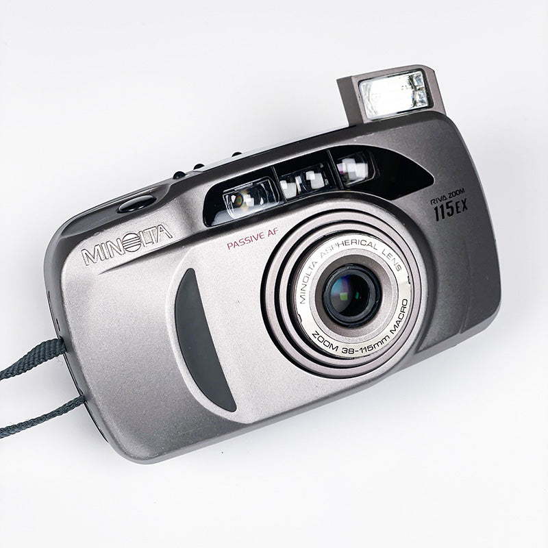 minolta riva zoom 115ex zoom compact argentique pellicule film point and shoot photo photography 24x36 135