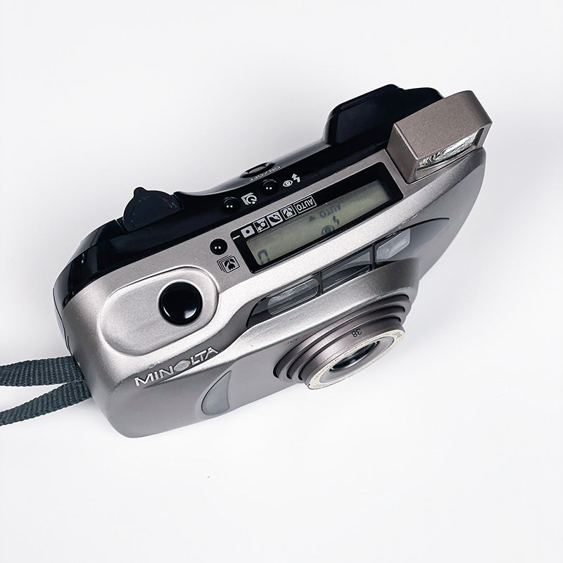 minolta riva zoom 115ex zoom compact argentique pellicule film point and shoot photo photography 24x36 135