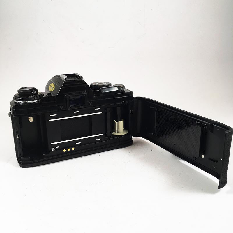 Minolta X-700 & 28mm 2.8