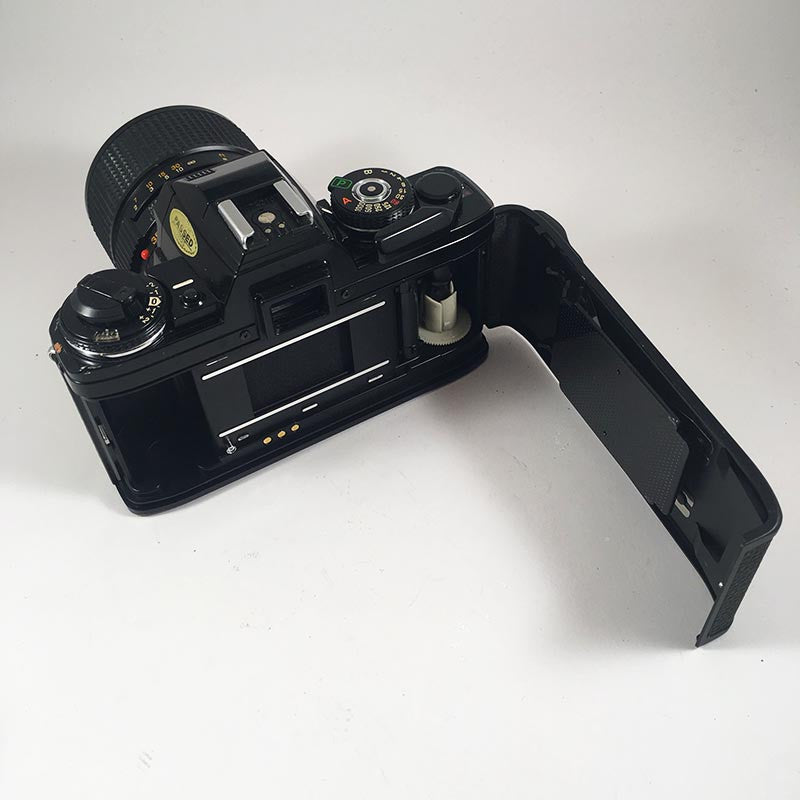 Minolta X-700 & Zoom 35 - 70mm 3.5