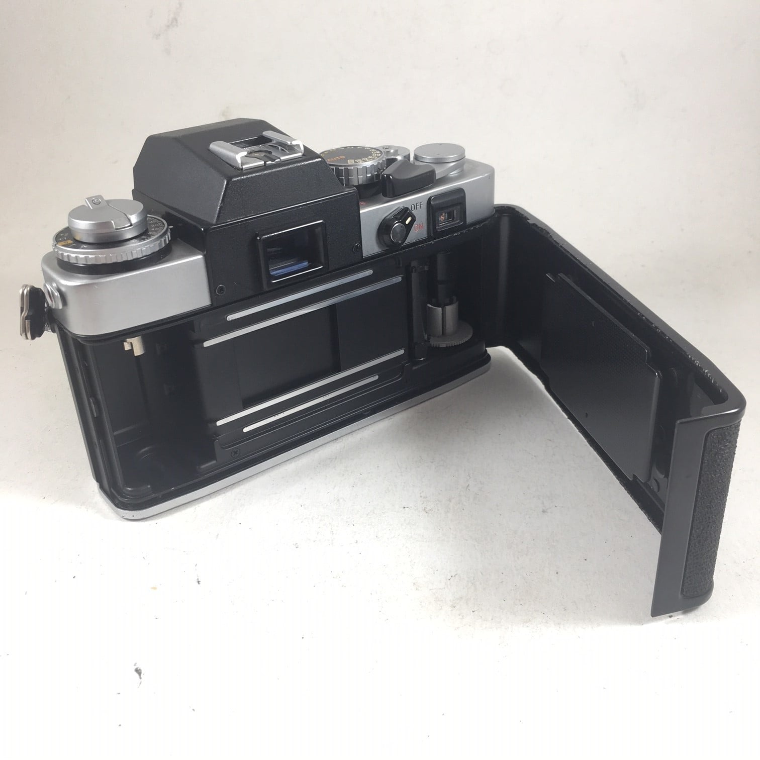 Minolta XE-5 & Makinon 28mm 2,8