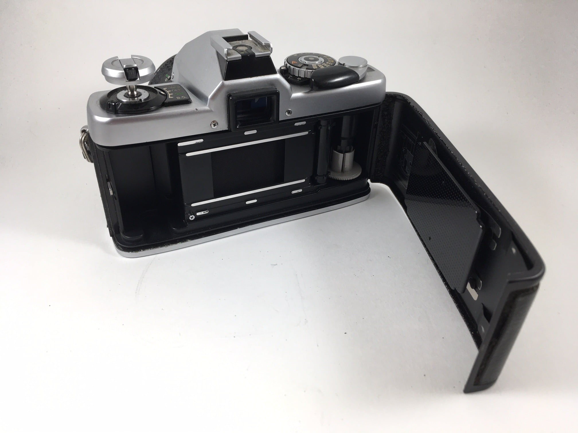 Minolta XG2 & Rokkor 28mm 2.8