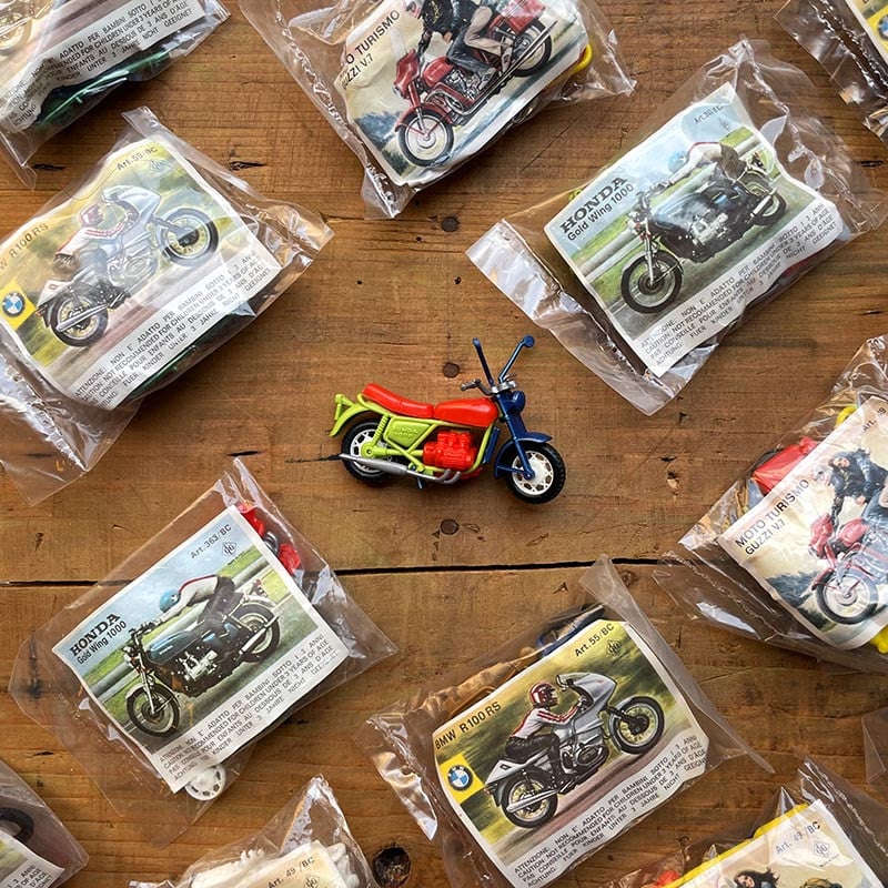 moto en kit à monter construction miniature honda bmw jeu jouet de fete forraine forain ancien vintage 1990 2000