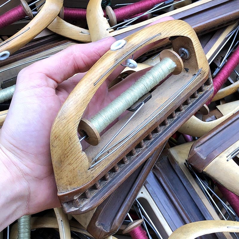 navette large avec bobine bois métal atelier tissage soie filature ancien vintage mercerie 1930 1950