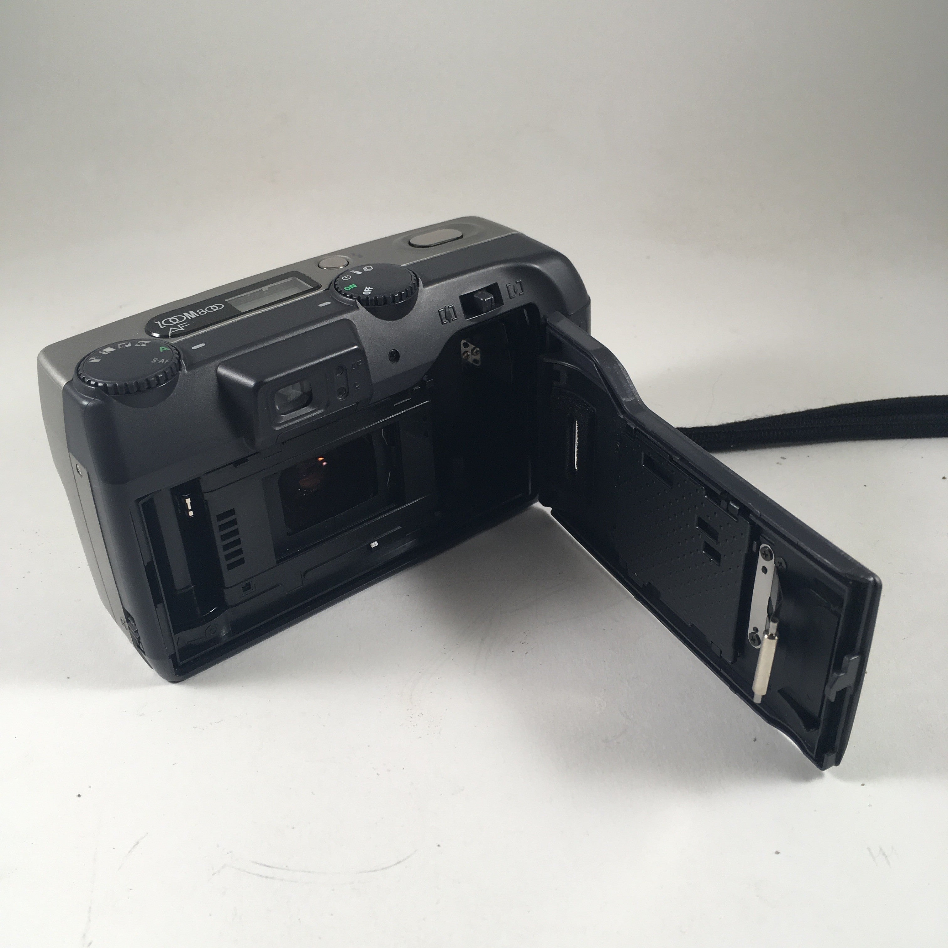 Nikon 800 AF 38mm - 130mm
