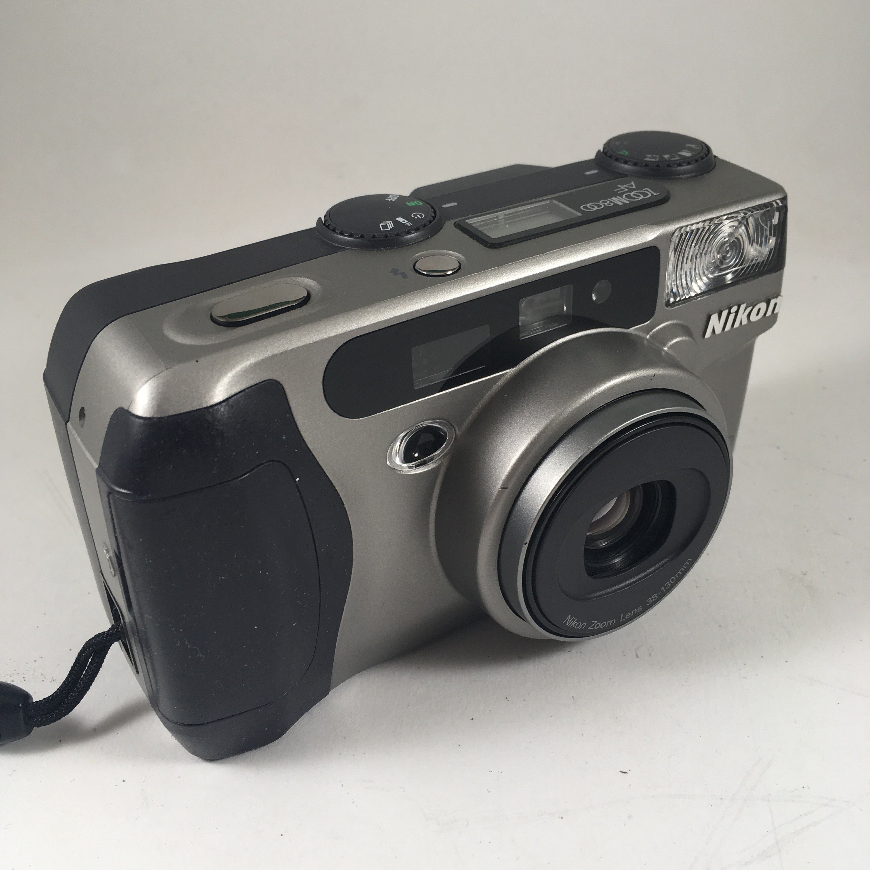 Nikon 800 AF 38mm - 130mm