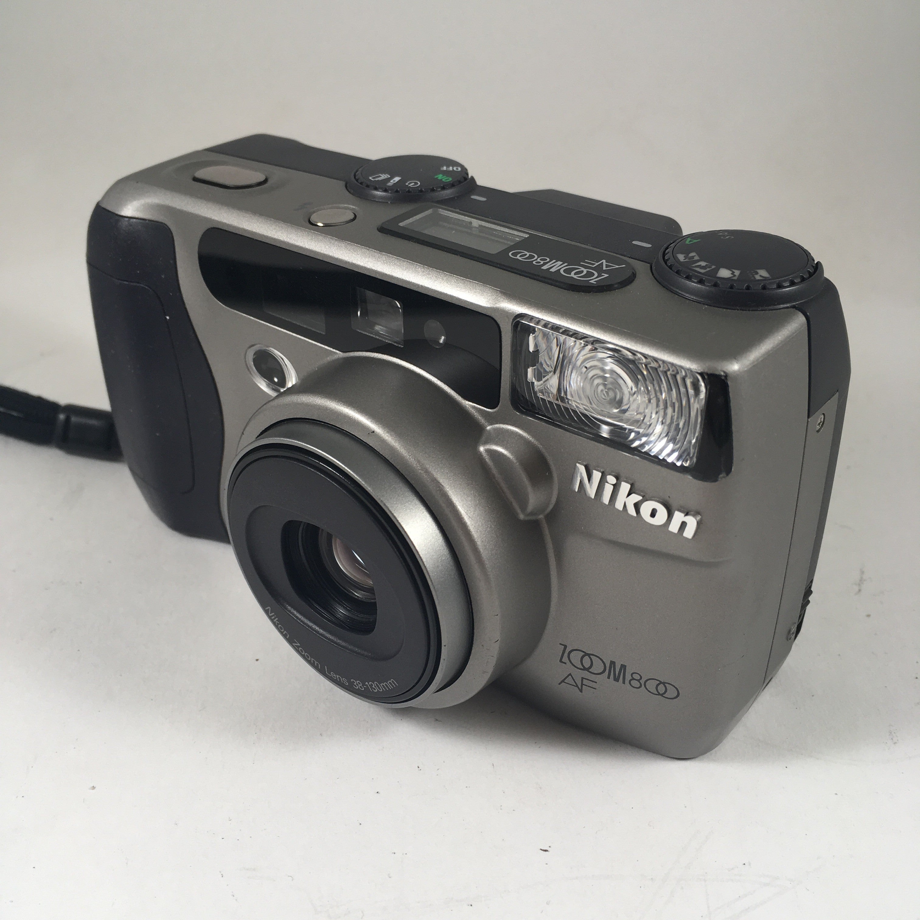 Nikon 800 AF 38mm - 130mm