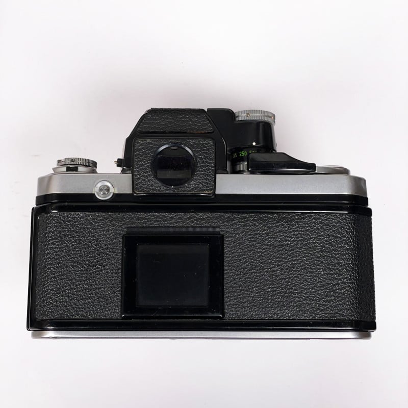 Nikon F2 Prisme DP-1 (HS) & 28mm 2.8