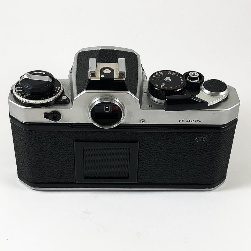 Nikon FE & 28mm 2.8