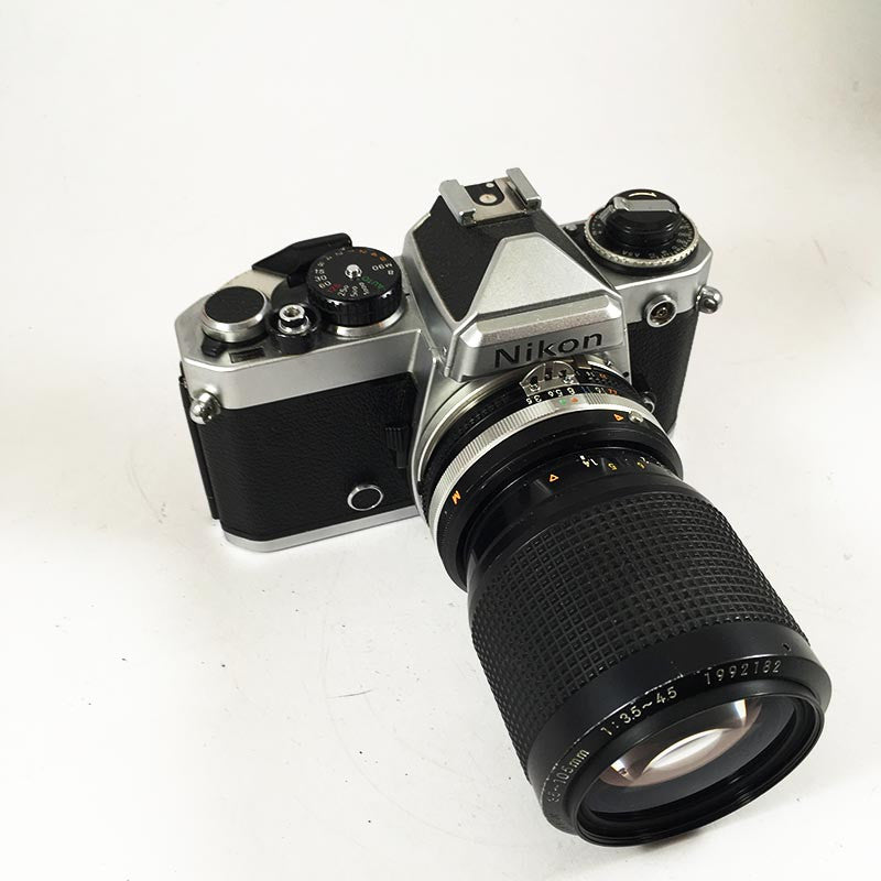 Nikon FE Chrome & Zoom Nikkor 35 105mm