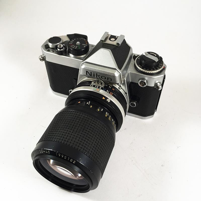 Nikon FE Chrome & Zoom Nikkor 35 105mm
