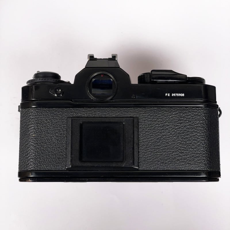 Nikon FE Noir & Nikkor 28mm 3.5