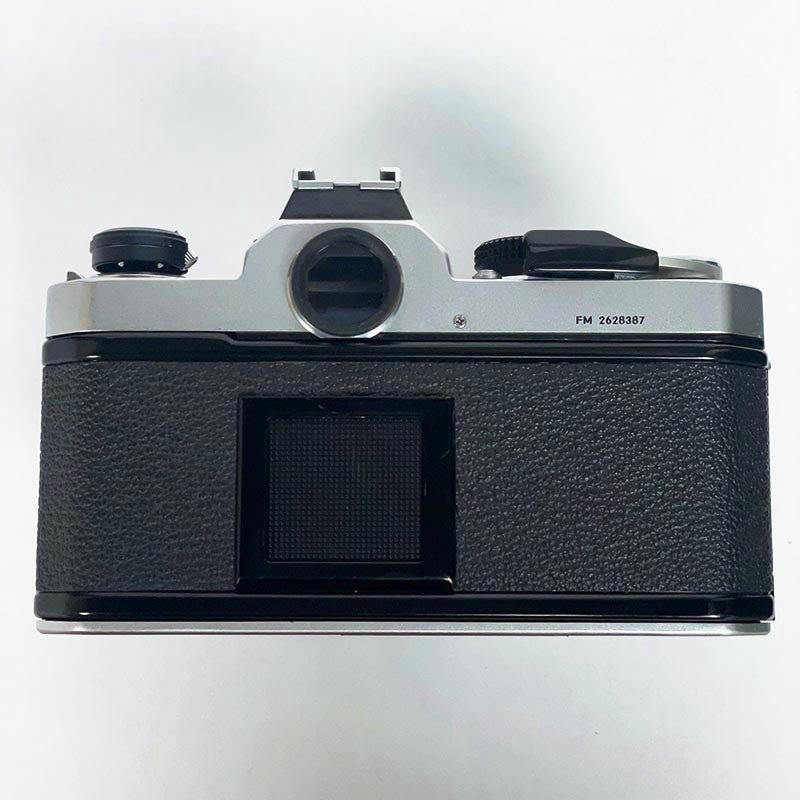 Nikon FM & 28mm 3.5