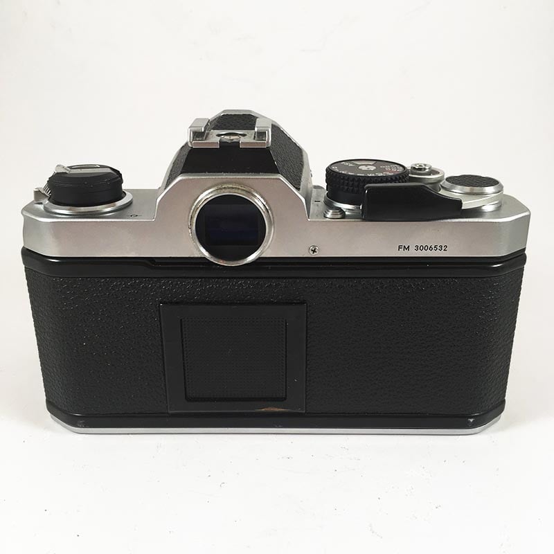Nikon FM & Nikkor 24mm 2.8
