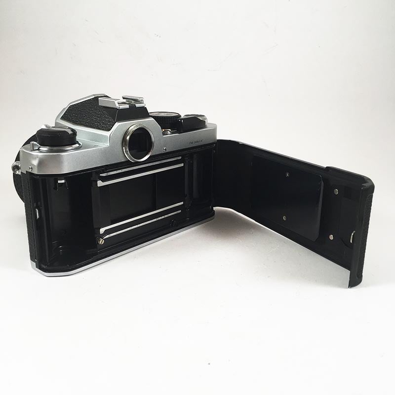Nikon FM & Nikkor 24mm 2.8