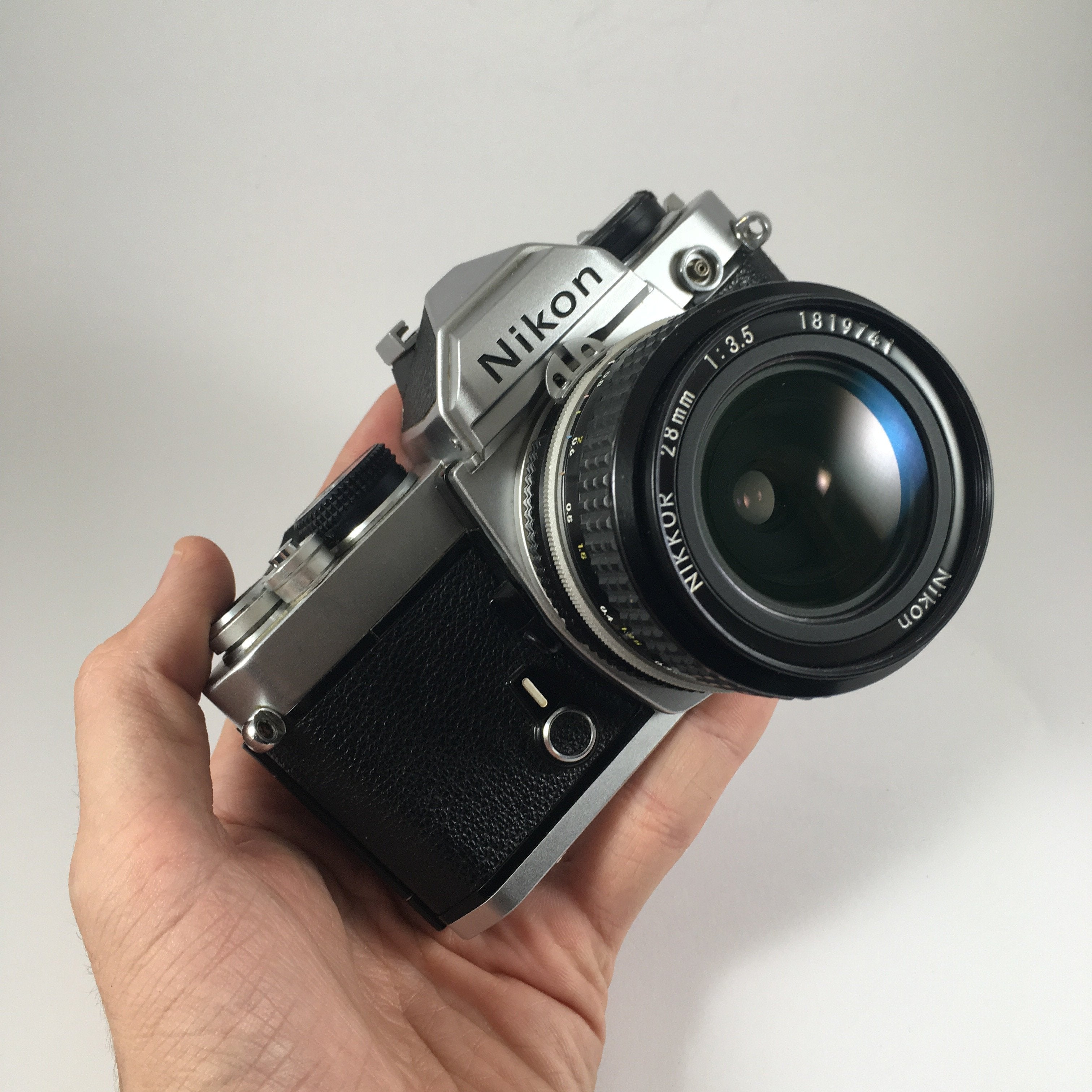 Nikon FM & Nikkor 28mm 3.5