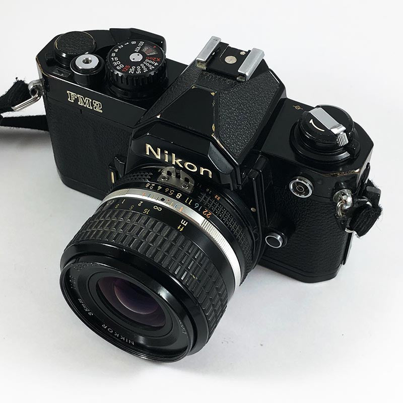 Nikon FM2 Noir & 35mm 2.8
